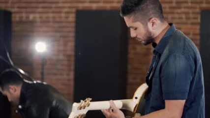 Boyce Avenue ft. Sarah Hyland - Closer by The Chainsmokers ft. Halsey - Cover