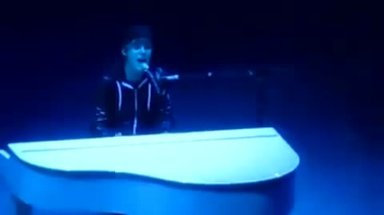 Justin Bieber - Down To Earth на живо в Оклахома - My World tour 03.11.2010 