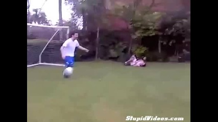 Да Се Разплачеш От Смях Червен задник