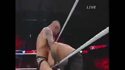 Dean Ambrose тушира и елиминира Randy Orton - Wwe Payback 2014