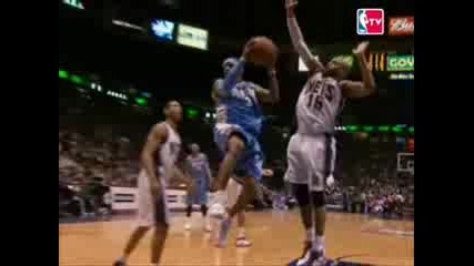Iverson Вкарва Кош Без Да Гледа 