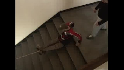 No Connection - Слизане по стълби със задник 