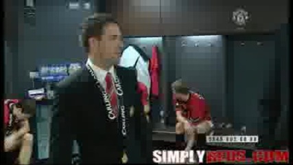 Празненствата в съблекалнята на Ман. Юнайтед след спечелента Carling cup 2010 