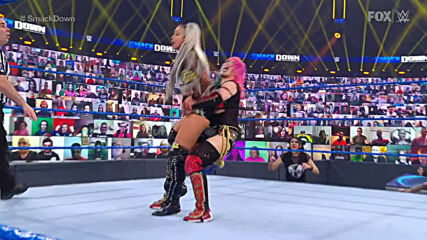 Asuka & Charlotte Flair vs. The Riott Squad: SmackDown, Jan. 22, 2021