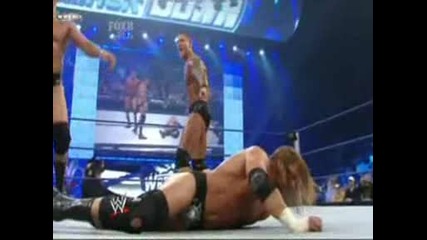 Randy Orton пребива Triple H