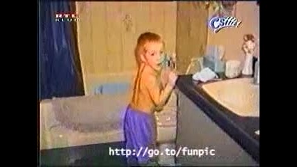 Лоша Тоалетна Напада Дете