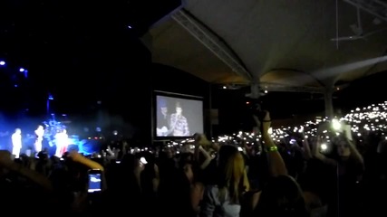Красота! Светлините по време на концерт на One Direction в Хюсън на 24.06.12.