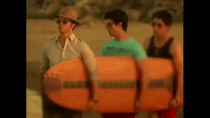 Jonas L.a. - Chillin in the Summertime - Music Video 