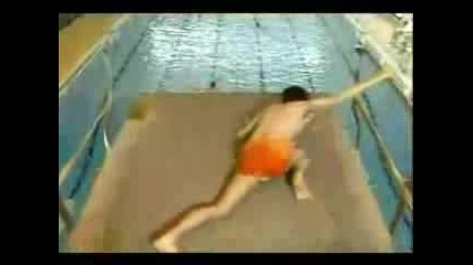 Mr Bean Отива на басейн 