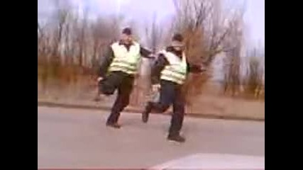 Луди катаджии танцуват 