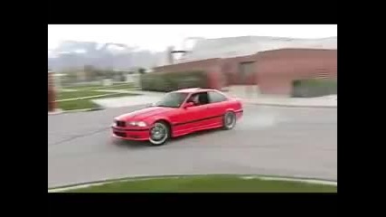 E36 M3 Drifting a Roundabout