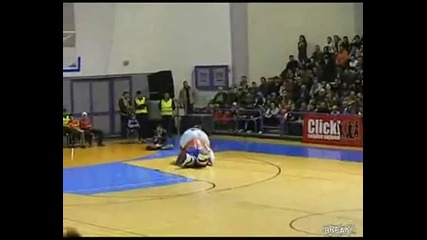 Awesome Mascot Dance at Halftime 