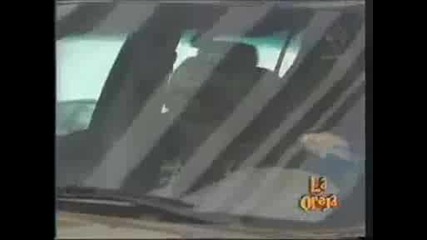 Dulce Maria saindo do hospital (2005 (la Oreja))