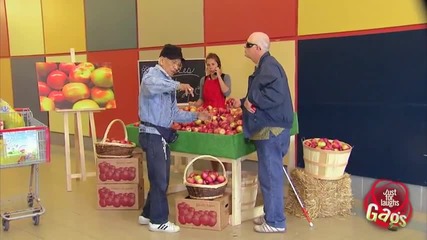 Ям си аз червей с ябълка смях