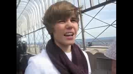 Как Justin привлича вниманието на момиче
