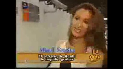 Anahi (rbd) molesta por su vestuario