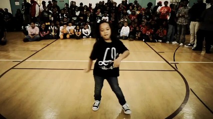 Luey V Feat. Laudie - Do Ya Own