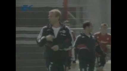 Юрген Клинсман С Първа Тренировка В Байерн