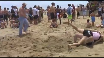 Laura vs Samantha Tuff Usa Beach Wrestling Grappling 