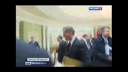 Лукашенко си прави базик със Путин