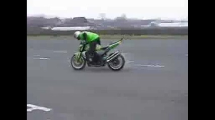 Kawazaki Z 1000 Stunts