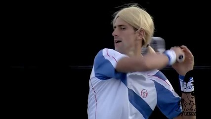 Novak Djokovic имитира Maria Sharapova