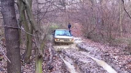 Range Rover Classic V8 Mudding