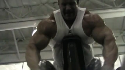 Jay Cutler Тренира Рамене
