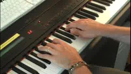 пианист и музикант Майкъл Смит показва как се свири! 