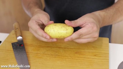 Как лесно и бързо да обелите сварен картоф