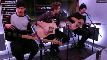 5 Seconds of Summer - She Looks So Perfect - Live Session