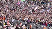 Луда радост от Хамилтън с феновете след ГП на Великобритания