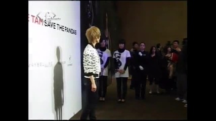 fashiontv Ftv.com - Beijing Fashion Week - Vivienne Tam - Save The Pandas 