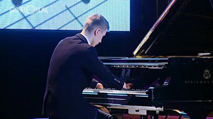 15 годишно момче без длани свири феноменално на пиано