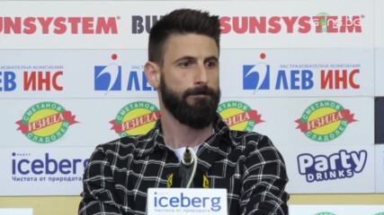 Награждаване на Димитър Илиев за Играч номер 1 на 22-ия кръг