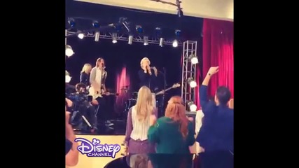 R5 във Violetta 3