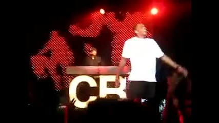 Chris Brown - dancing to old school, Mj tribute, Thriller dance, Kiss Kisspoppin @nokia Th 