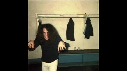 Dio sings Help in 1971 with Elf 