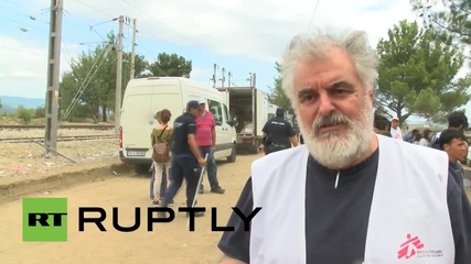 Хиляди влизат в Македония от Идомени