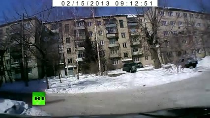 метеорит падна в Русия : кадри от експлозията