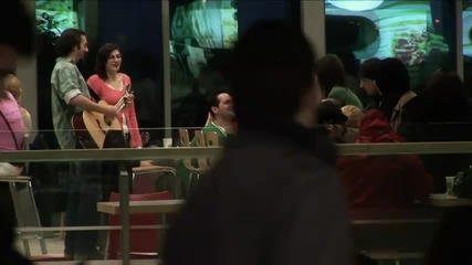 Предложение за брак в The Mall