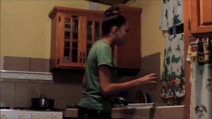 Ella does Cinnamon Challenge (fail)