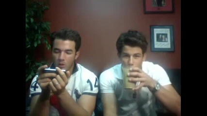 Jonas Brothers Live Chat 9 14 10 - Part 1 
