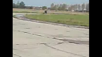 Каране на летище Божурище Априлия Ср
