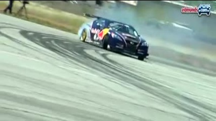 Rhys Millen с Hyundai Genesis