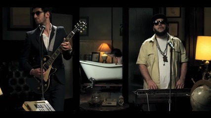 Chromeo - Don't Turn The Lights On