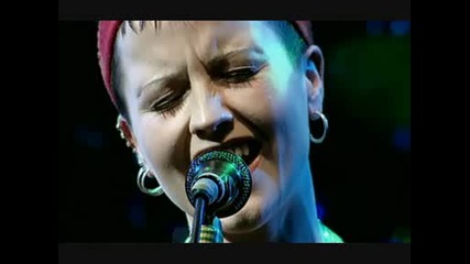 The Cranberries - Deaming My Dreams (high quality)