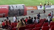 Привърженици на Локо Сф напускат стадиона след четвъртия гол на съперника