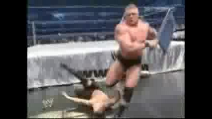 Wwe - Brock Lesnar Убива Човек 