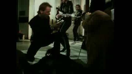 Judas Priest - Breaking The Law 
